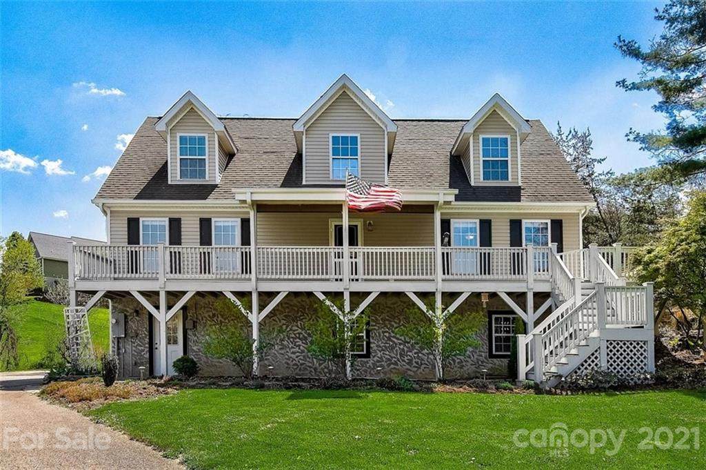 324 Macneil Way - Photo 1