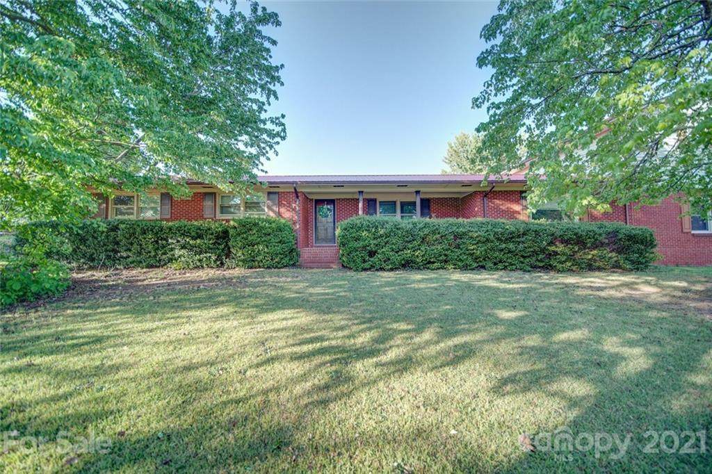 3165 Country Club Road - Photo 1