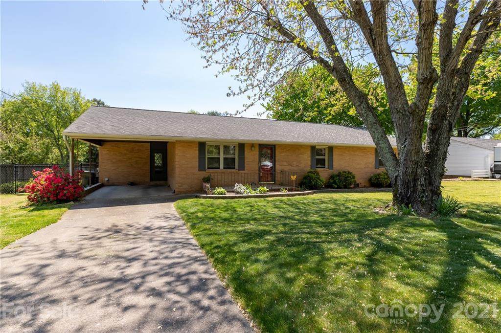 206 Roxford Road - Photo 1