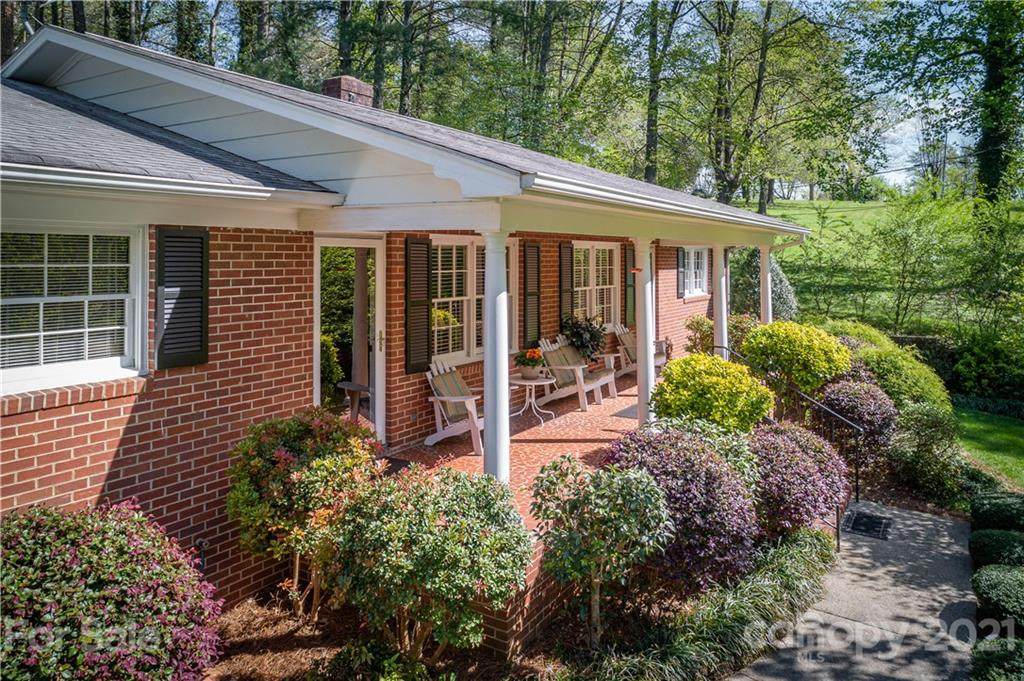 200 Sherwood Place - Photo 1