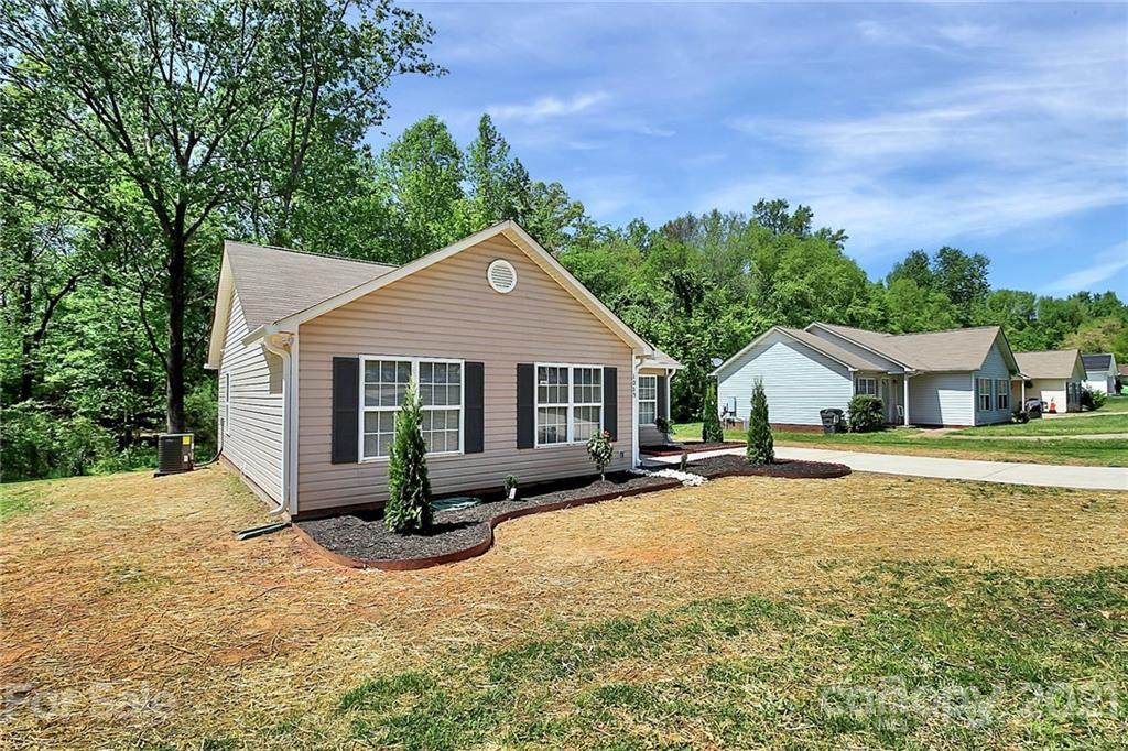 1015 Capps Hollow Drive - Photo 1