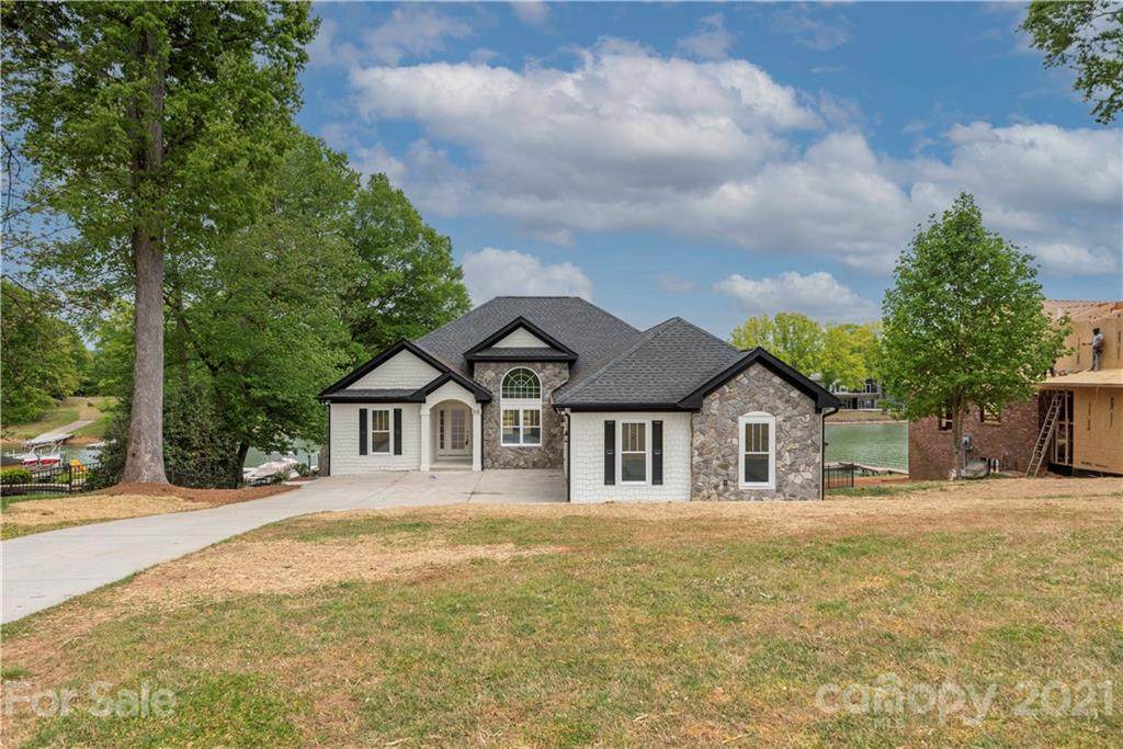 218 Elysian Drive - Photo 1
