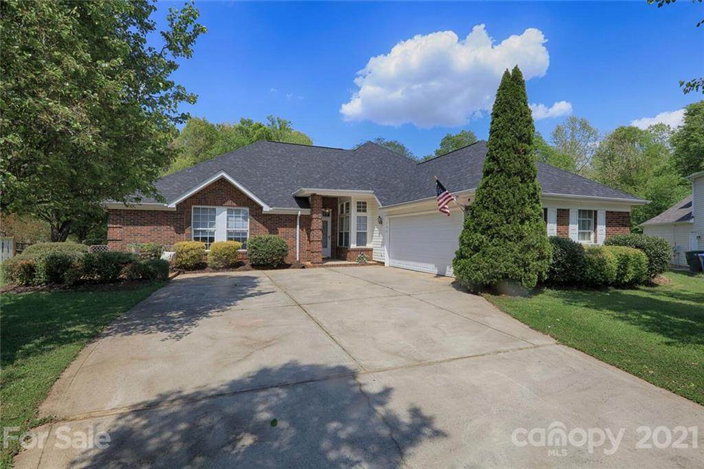 130 Grey Oak Lane - Photo 1