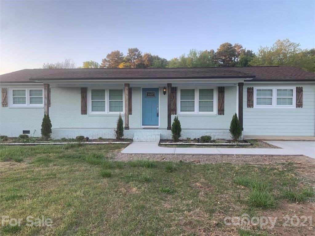 280 Pinevale Drive - Photo 1