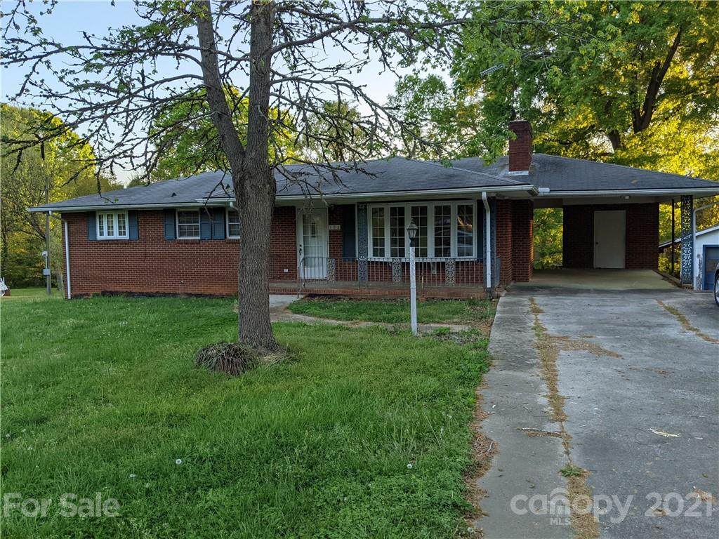 106 Hollins Drive - Photo 1