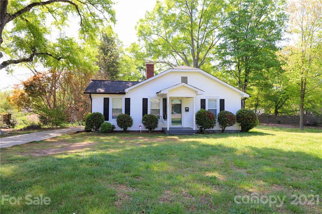 403 Lowrance Avenue - Photo 1