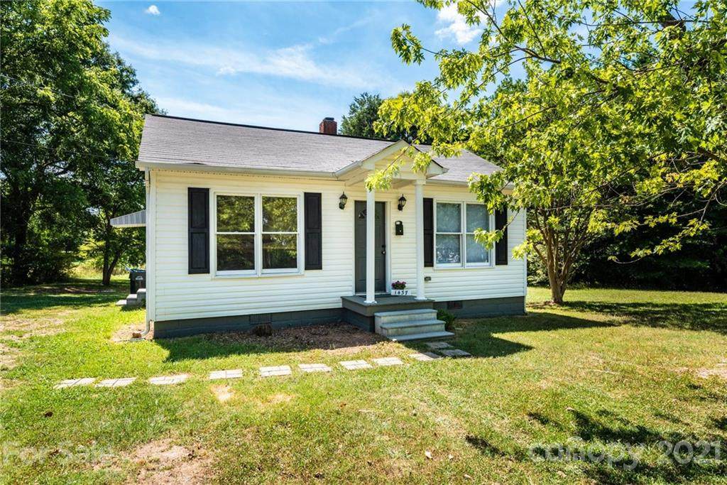 1437 3rd Street Place - Photo 1