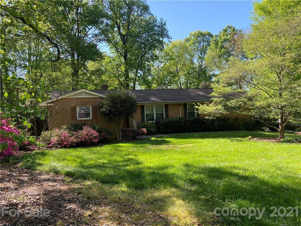 315 Madison Drive - Photo 1
