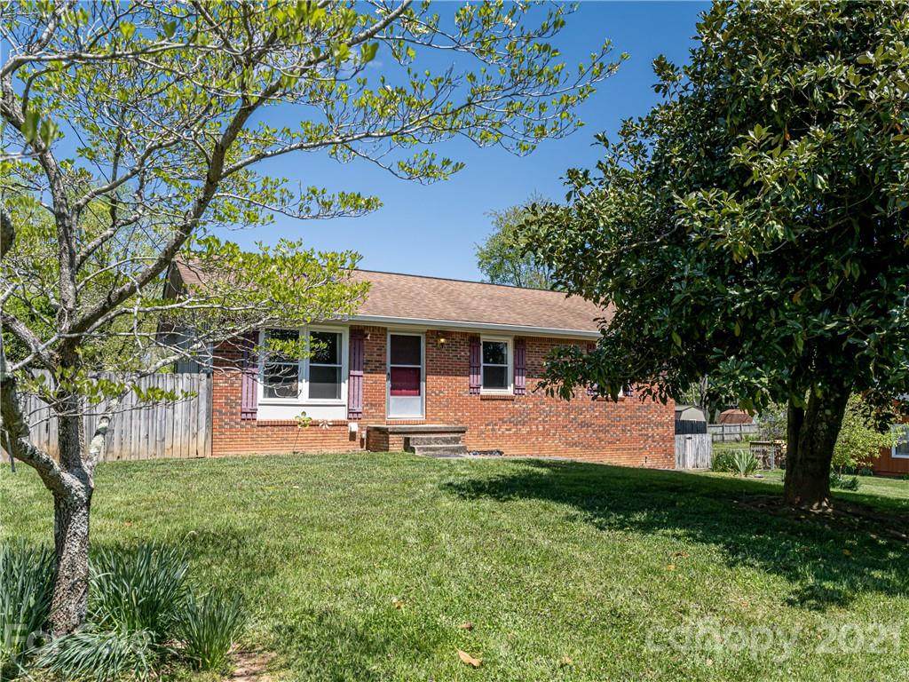 18 Fieldcrest Road - Photo 1