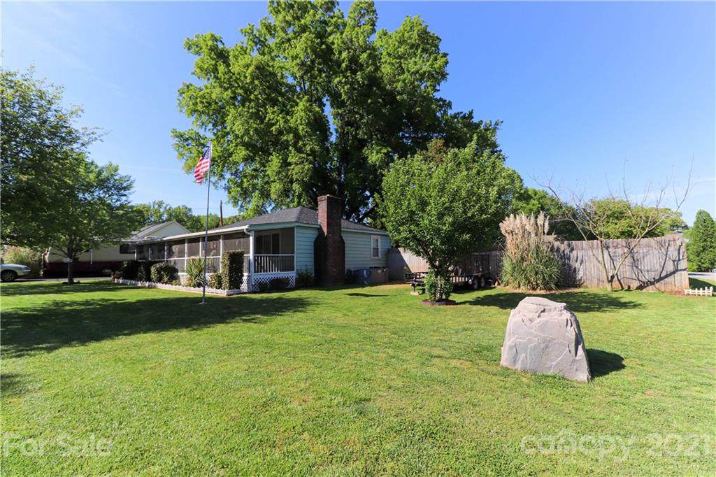 119 Moore Drive - Photo 1