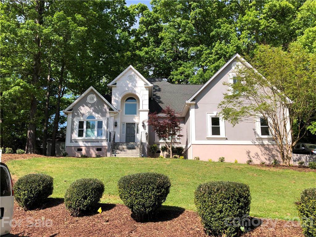 707 Carson Court - Photo 1