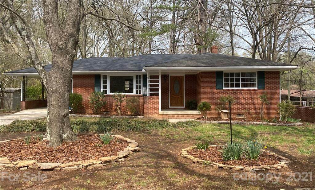 1617 Colonial Drive - Photo 1