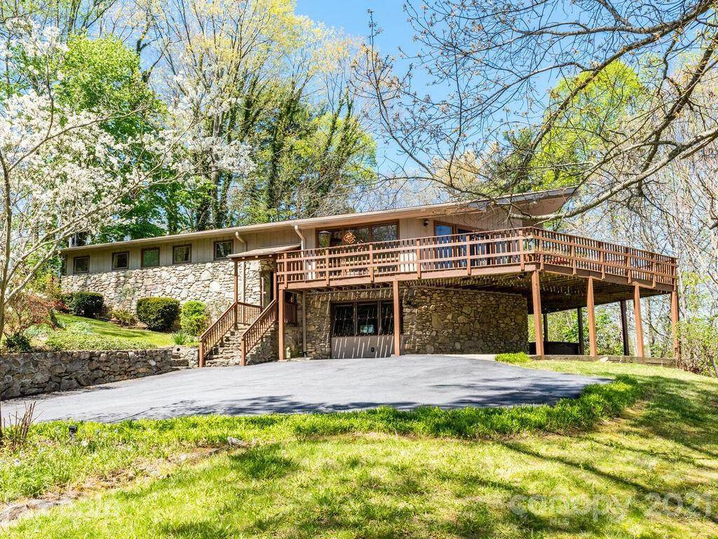 19 Twin Hills Drive - Photo 1