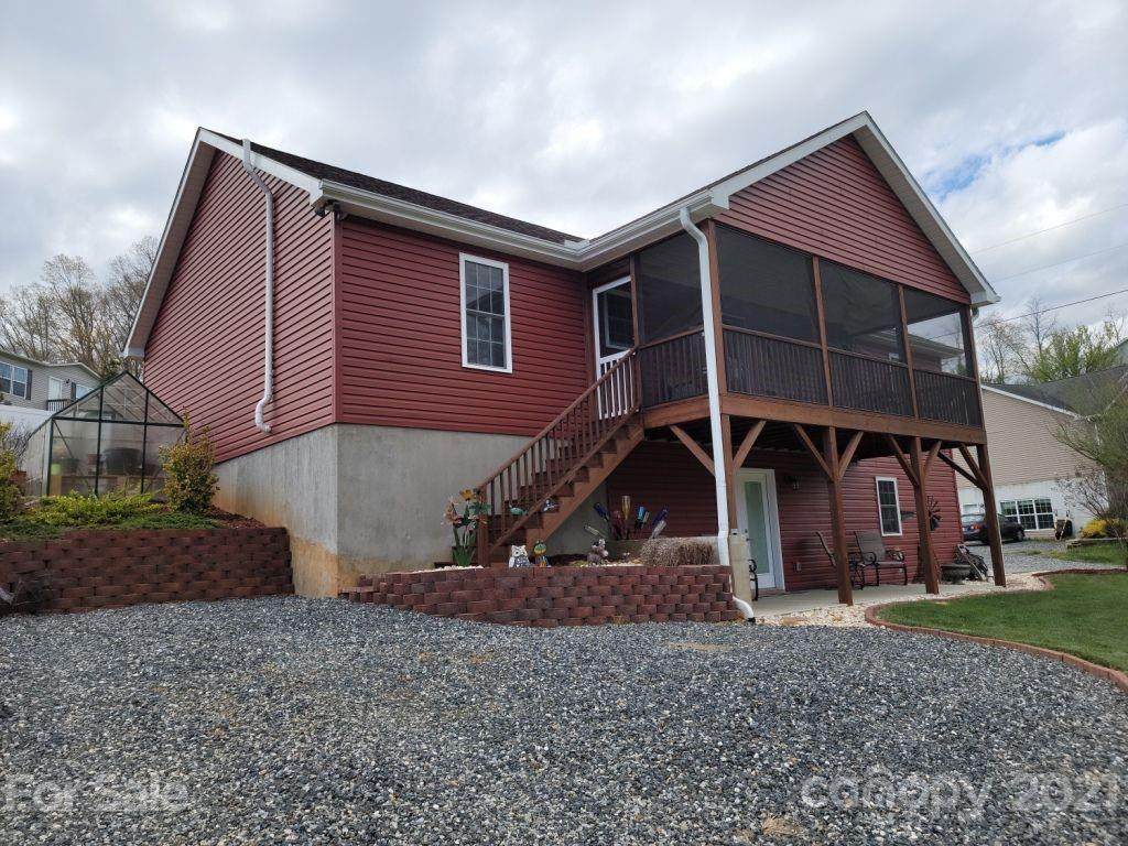 274 Snelson Road - Photo 1