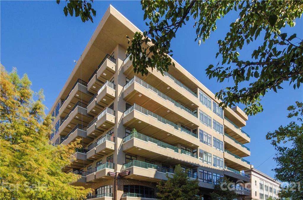 21 Battery Park Avenue - Photo 1