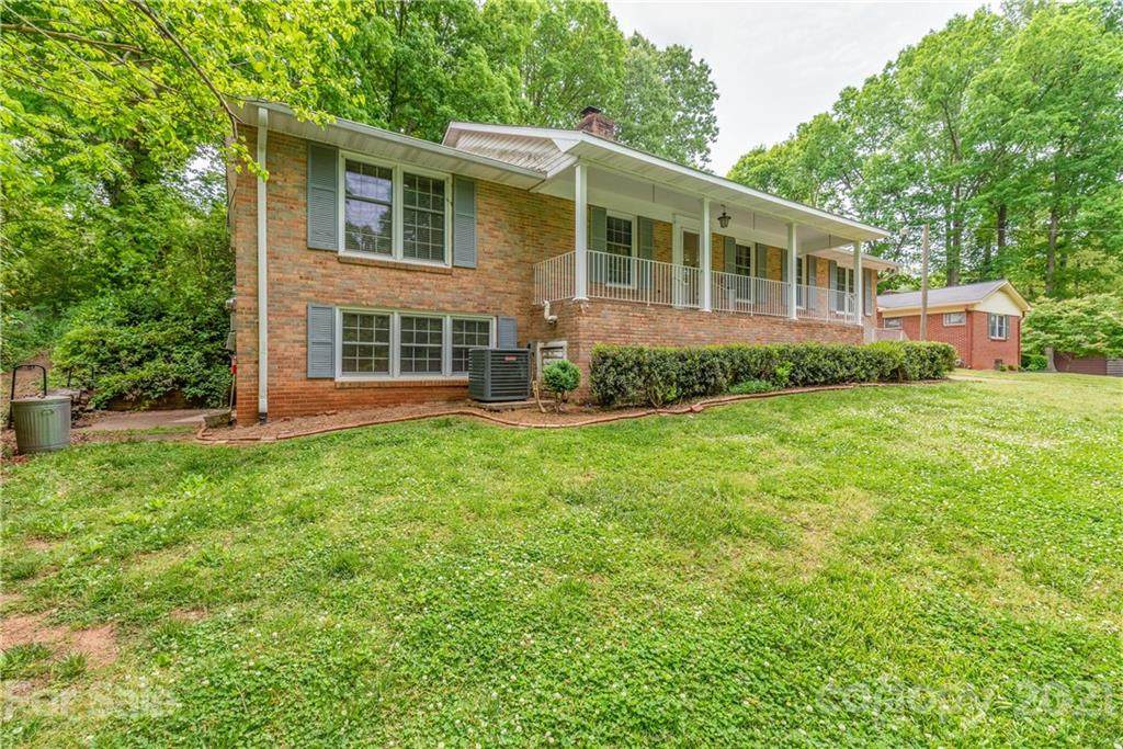 702 Parkwood Road - Photo 1