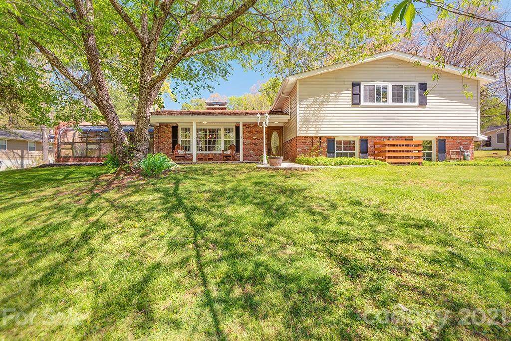411 Whispering Hills Drive - Photo 1