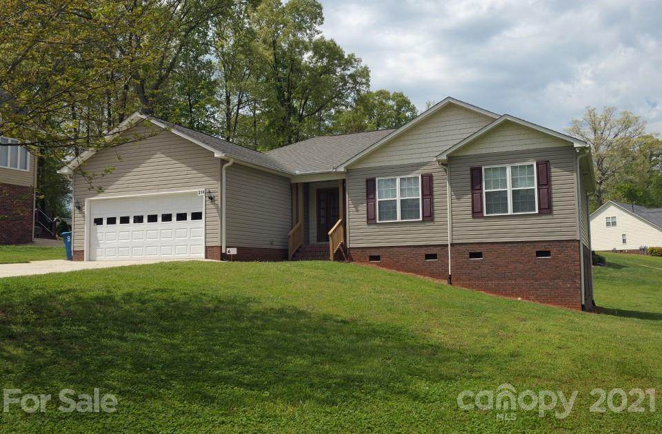 314 Eastwood Drive - Photo 1