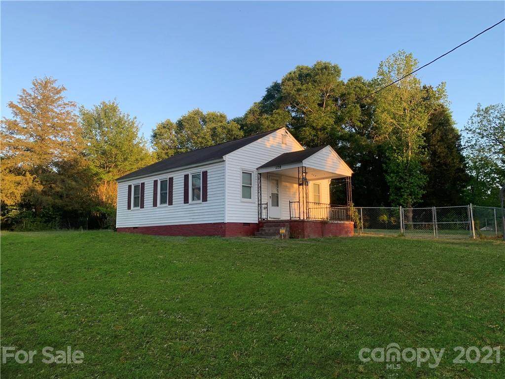 1178 Hampton Grace Avenue - Photo 1