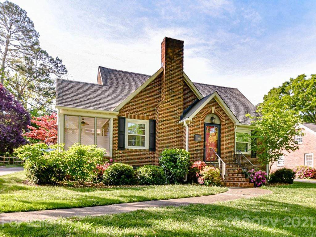 1308 Goodwin Avenue - Photo 1