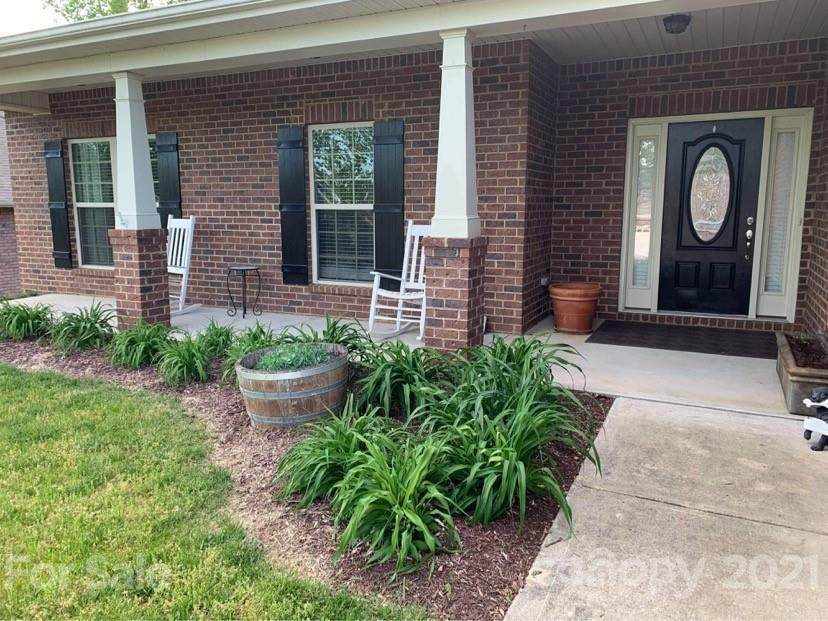 1808 Woods Lane - Photo 1