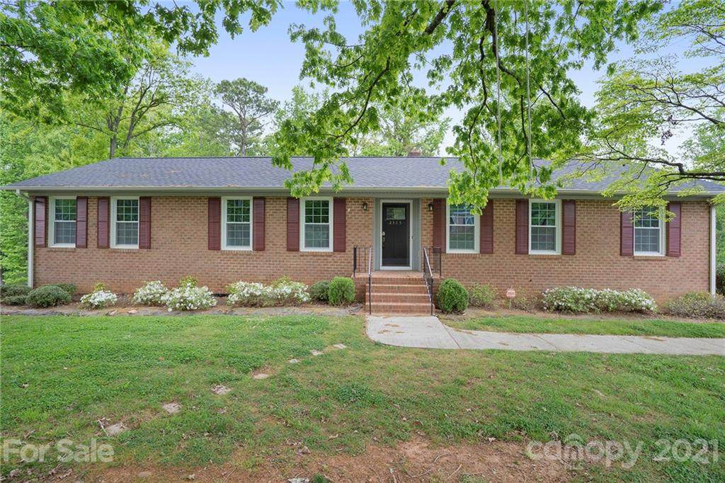 2325 Jefferson Avenue - Photo 1