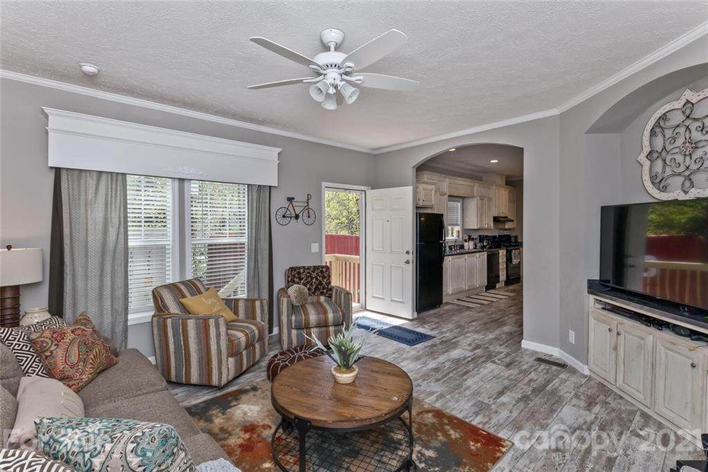 40 Pharis Place - Photo 1