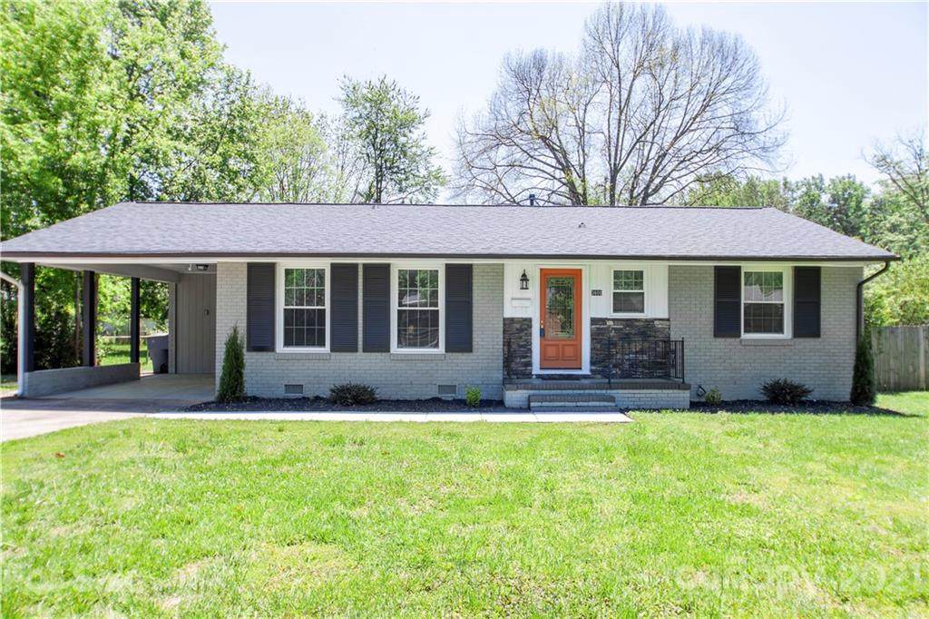 3600 Stonehaven Drive - Photo 1