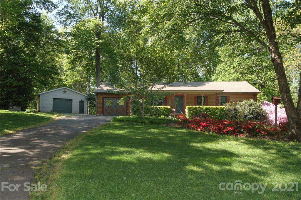 3915 Cherry Grove Drive - Photo 1