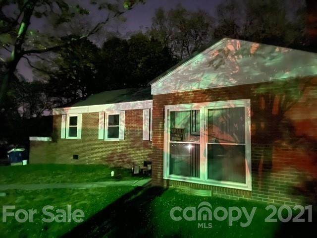 20608 Cornelius Street - Photo 1