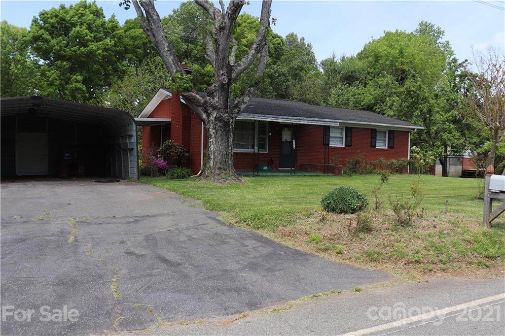 418 33rd Street Drive - Photo 1