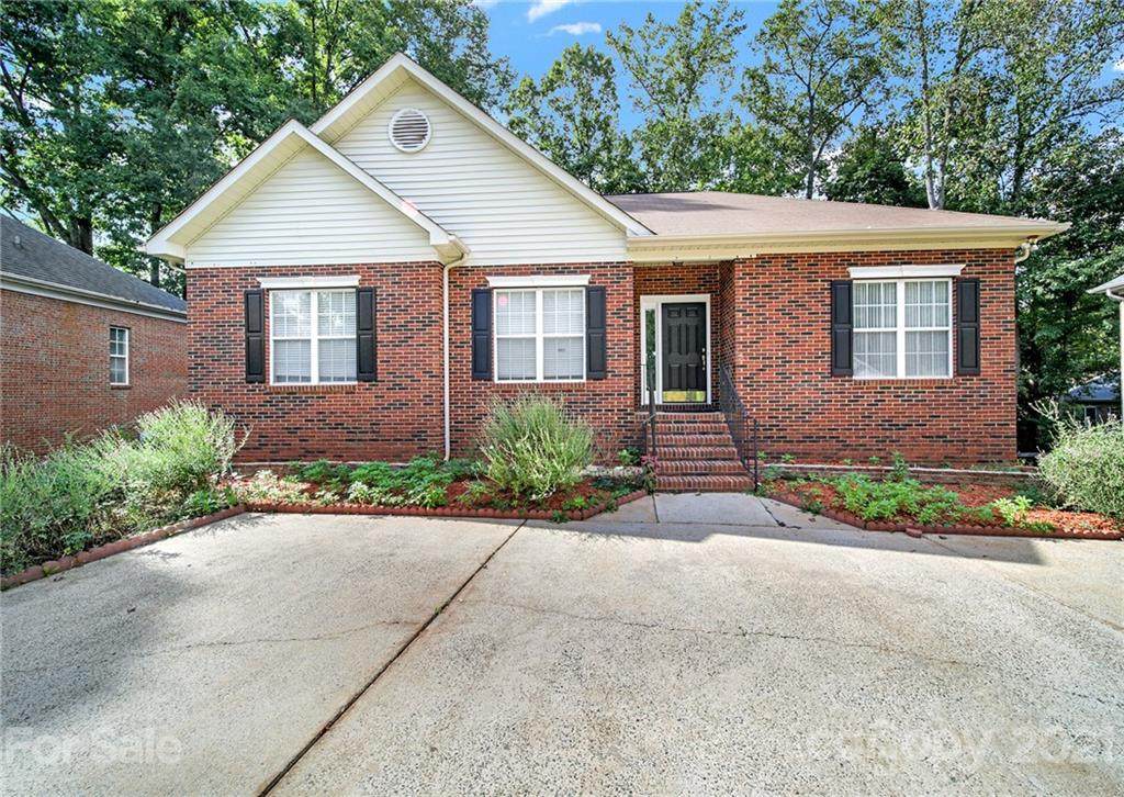 2209 Brook Crossing Court - Photo 1