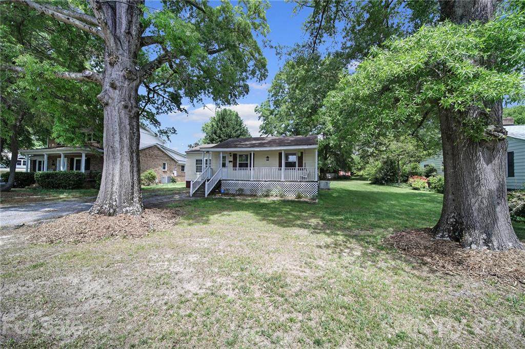 638 Mayflower Avenue - Photo 1