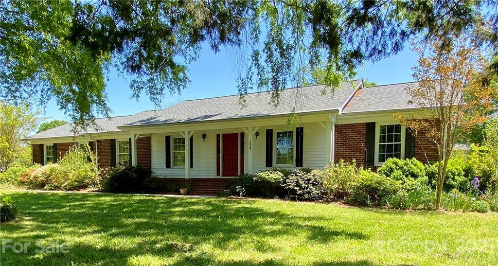 135 Palomino Drive - Photo 1