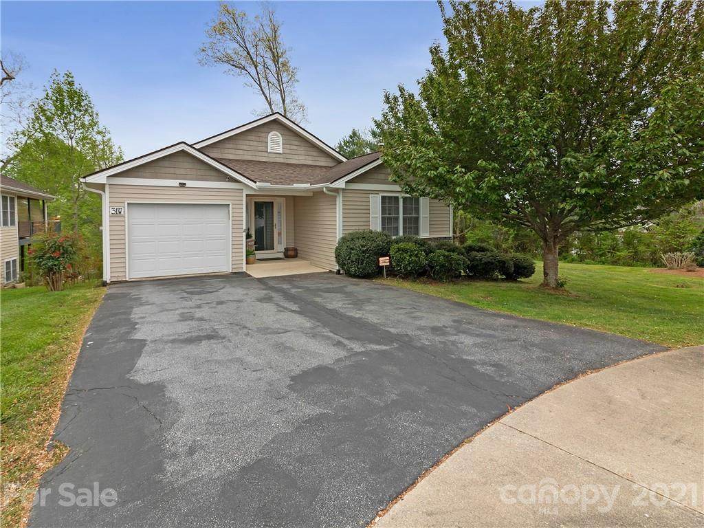 31 Danbury Lane - Photo 1