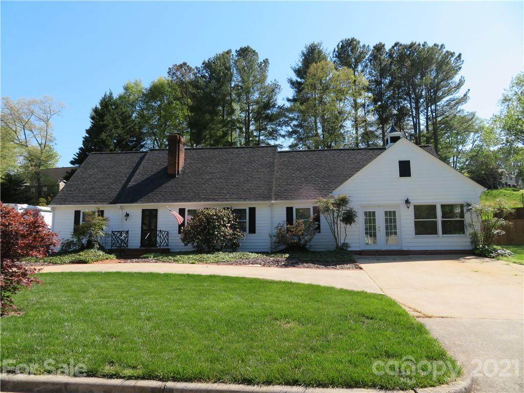 111 Creekside Drive - Photo 1
