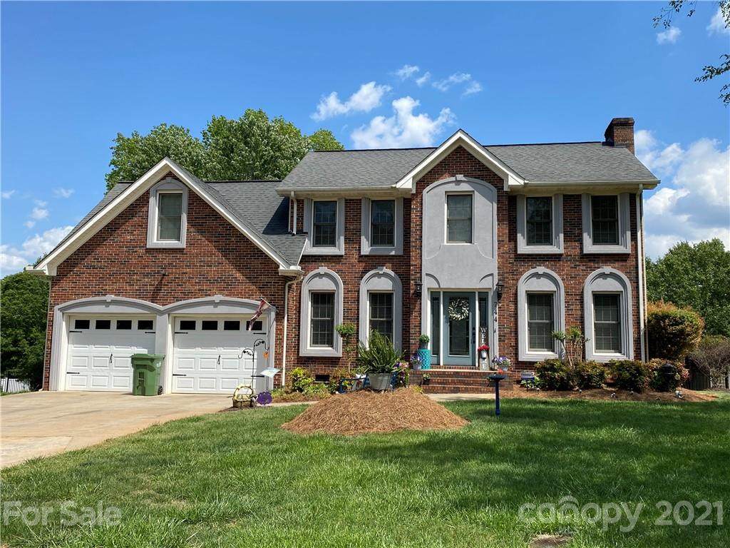 744 Deerfield Drive - Photo 1