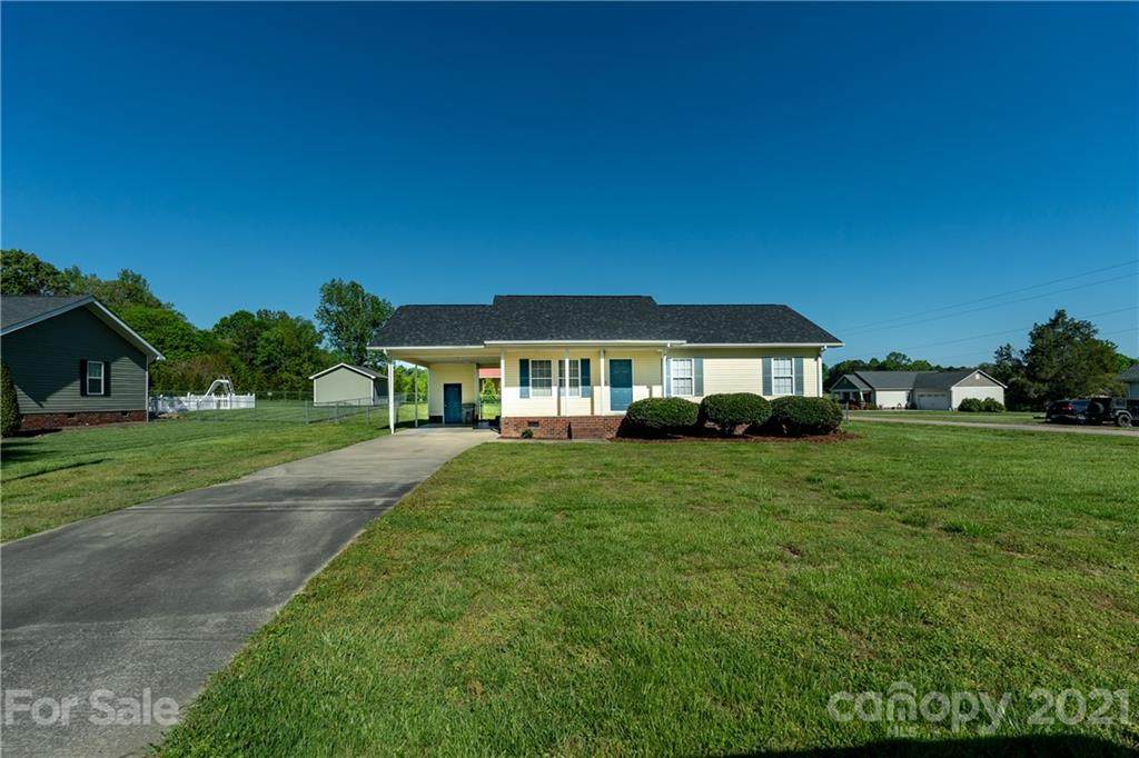 231 Ferris Avenue - Photo 1