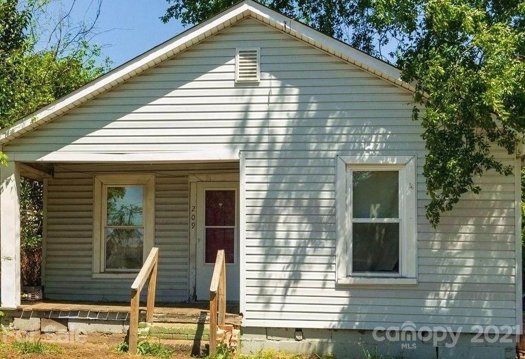 209 Elm Street - Photo 1