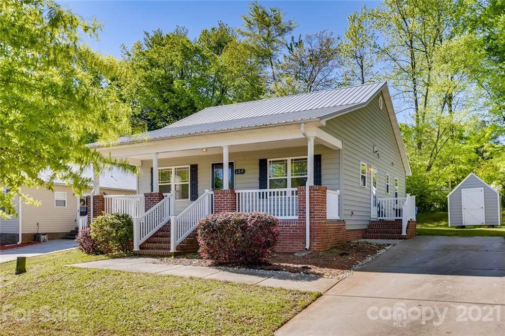 122 Burke Circle - Photo 1