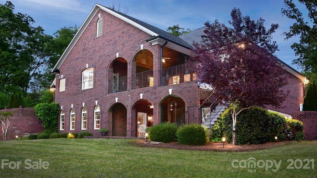 381 Shagbark Court - Photo 1