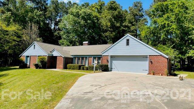 211 Williamsburg Lane - Photo 1