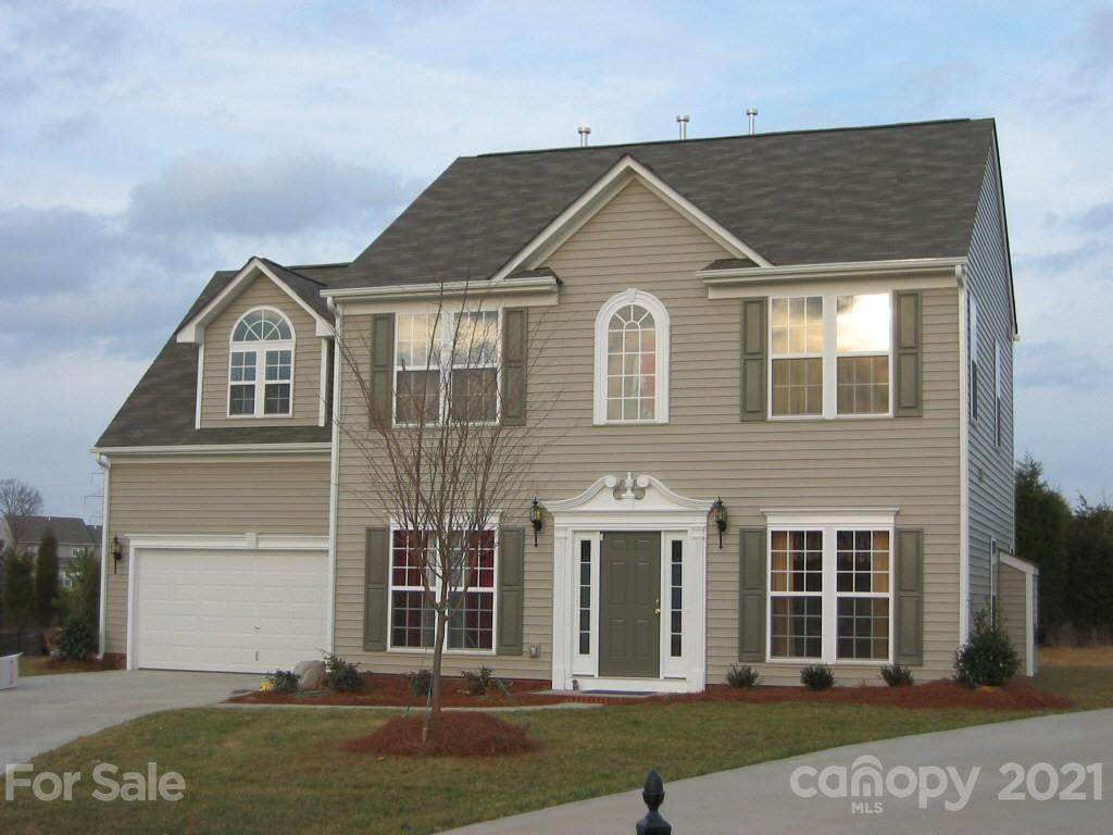 1001 Fountainbrook Drive - Photo 1