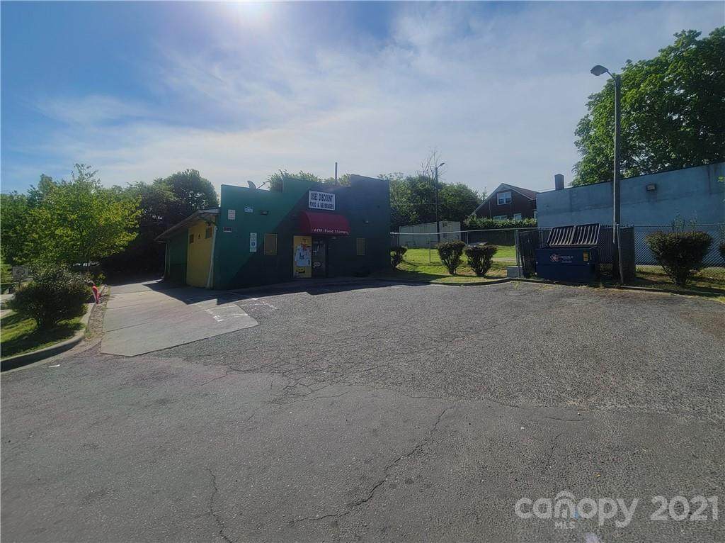 2820 L D Parker Drive - Photo 1