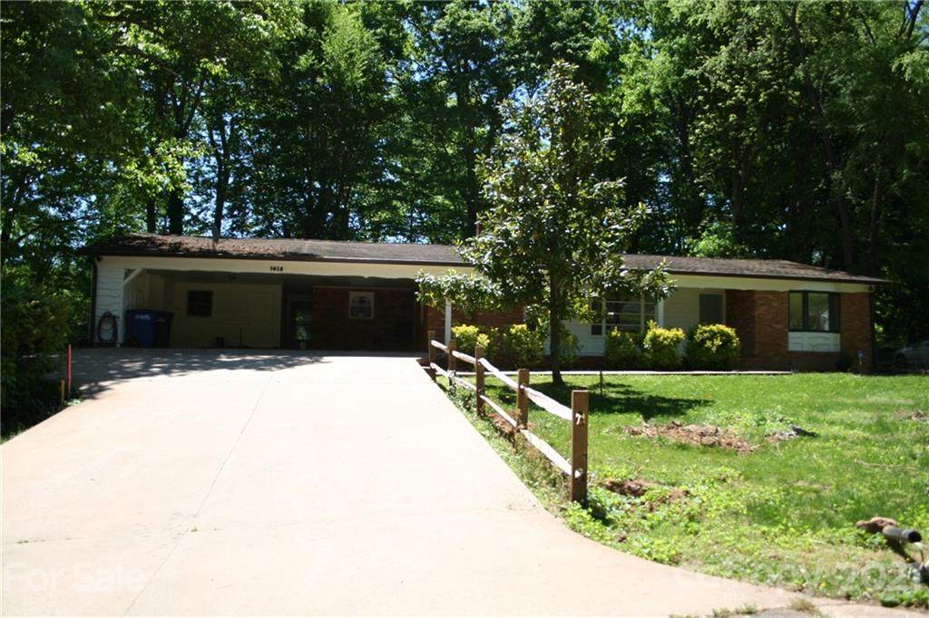 1412 Beechwood Road - Photo 1