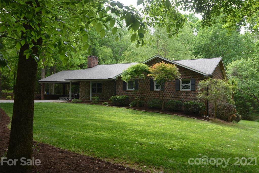 7556 Deer Track Drive - Photo 1