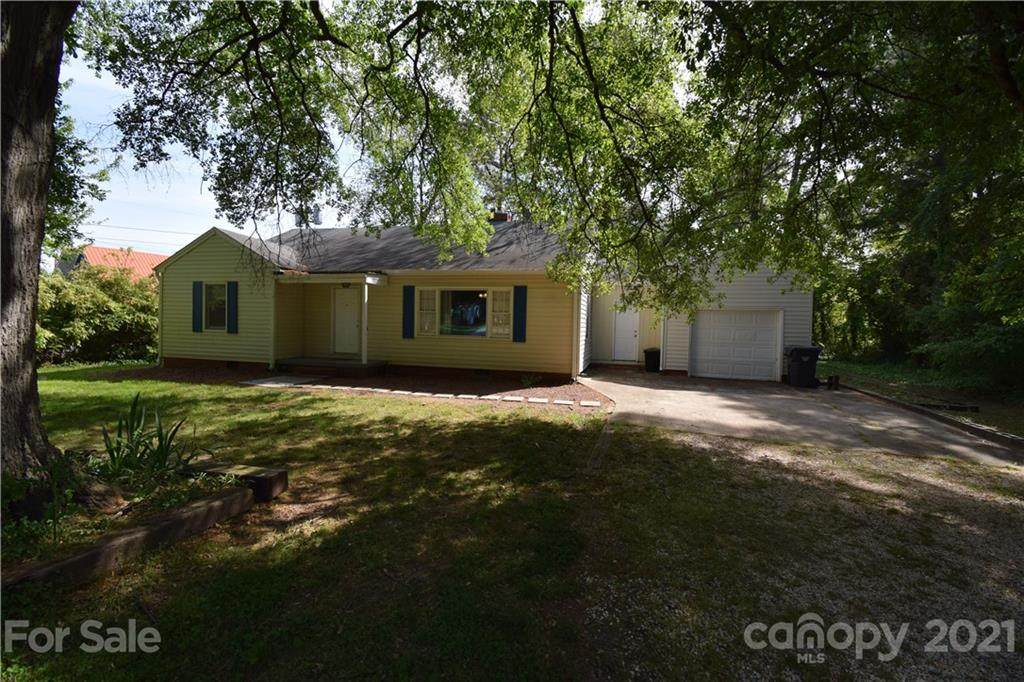 202 College View Drive - Photo 1