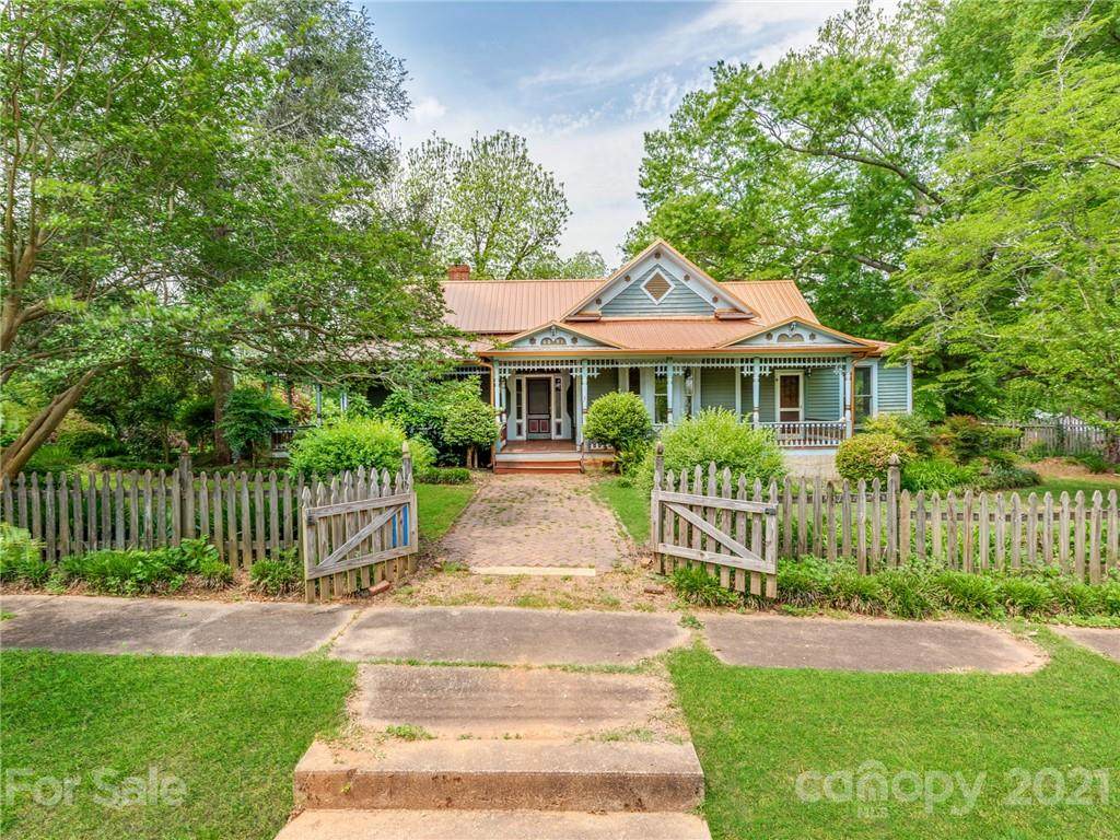 6091 Peachtree Street - Photo 1