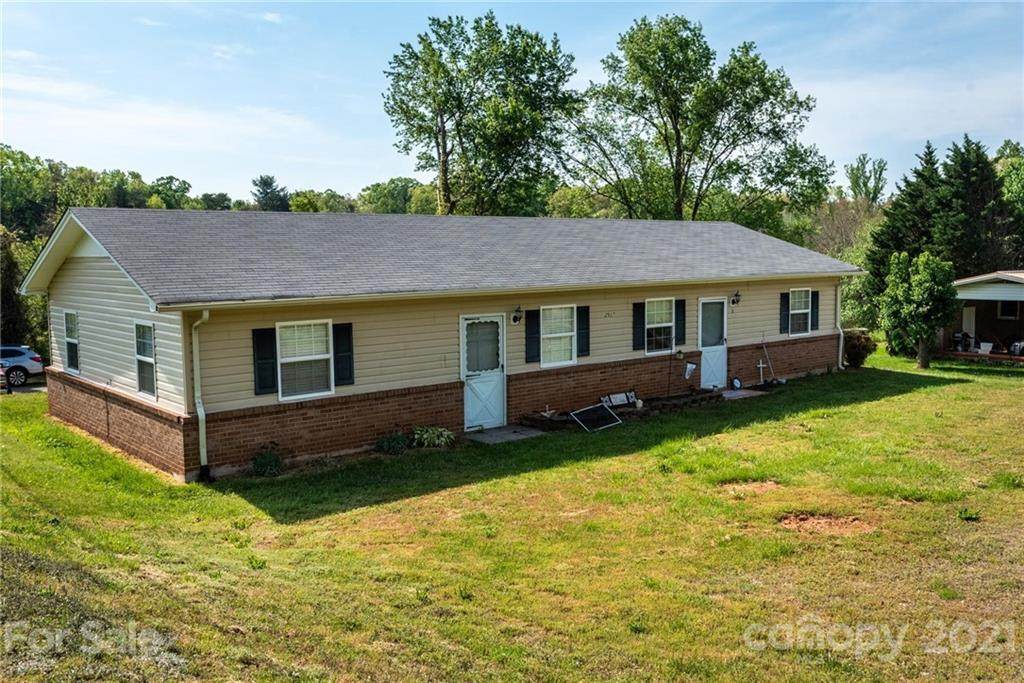2937 Perry Drive - Photo 1