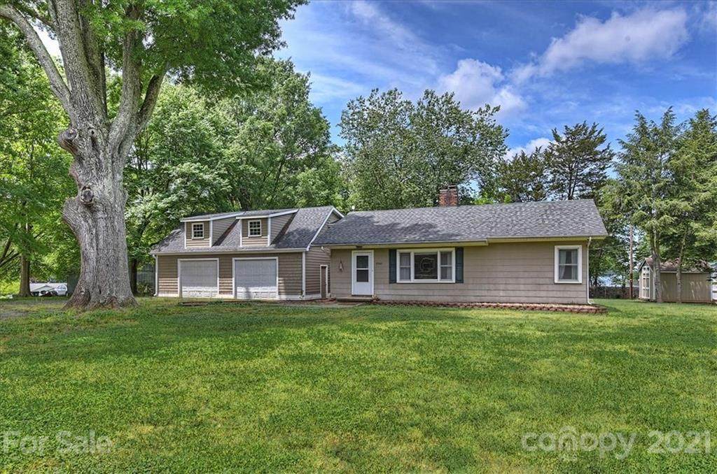 15905 Sunset Drive - Photo 1